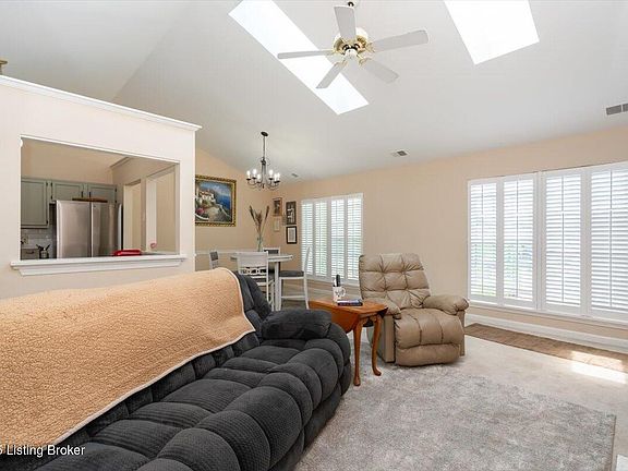 4th image of 1271 Parkway Gardens Ct APT 205