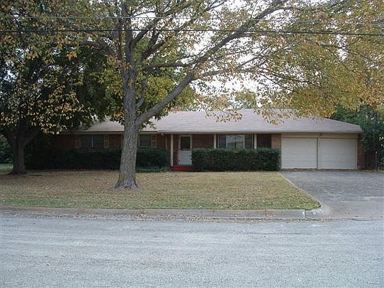 1st image of 728 Plaza Dr