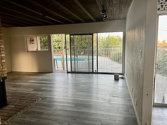 5th image of 1460 Highland Dr