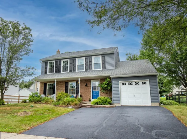 444 Dorchester Ln, Perkasie, PA 18944