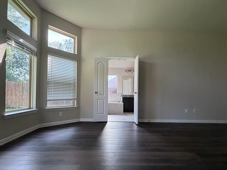 Bedroom 1 - Master