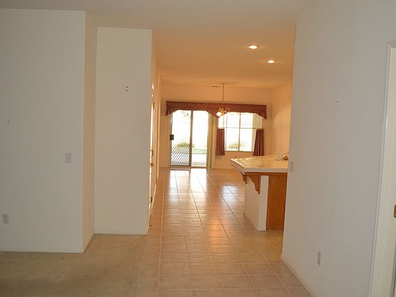 5th image of 3814 S Pride St