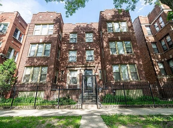 2nd image of 6847 S East End Ave #49
