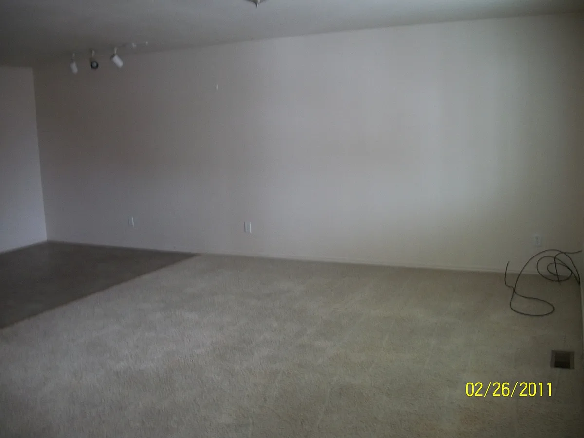 Building Photo - 916 Shirley Pl #B