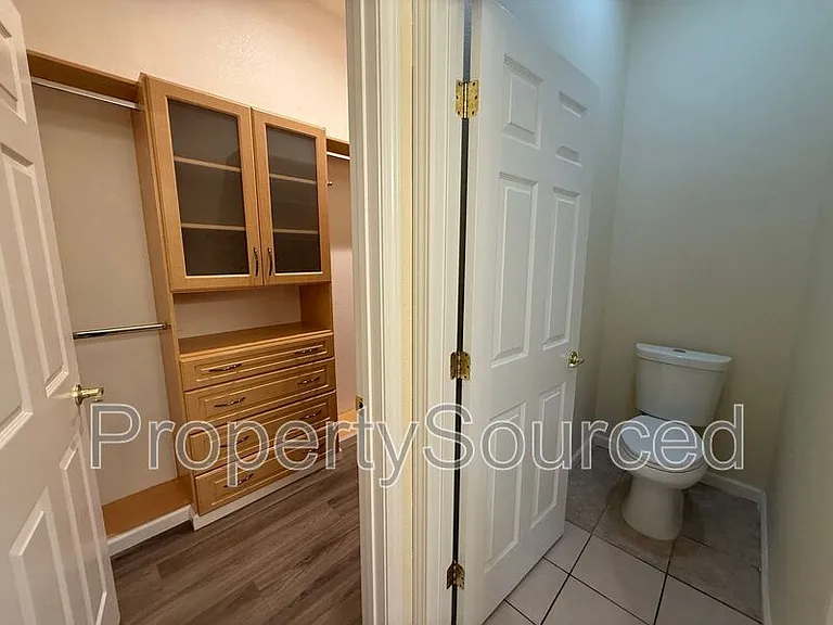 1633 Sparrowhawk St — Photo 22