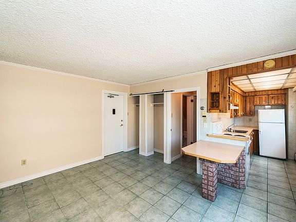 3rd image of 9830 105th St #412898