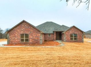 15615 Greenleaf Ln, Oklahoma City, OK 73165