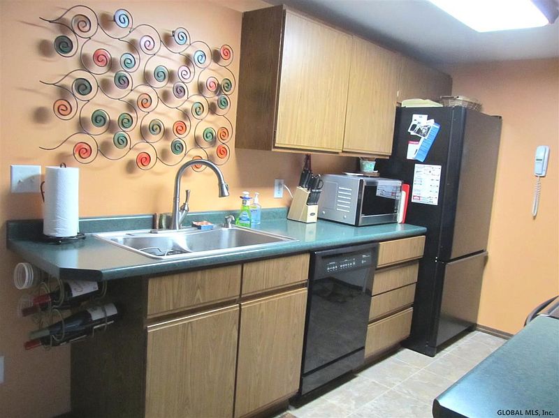 2nd image of 185 ARROWWOOD Place