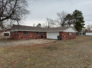 212 W Osage Ave, Porum, OK 74455