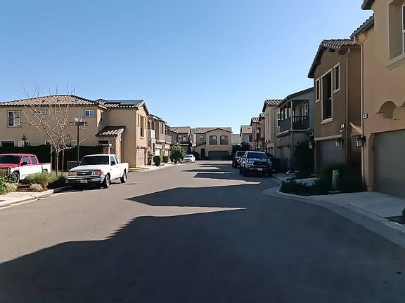 4th image of 193 Aria Ave S