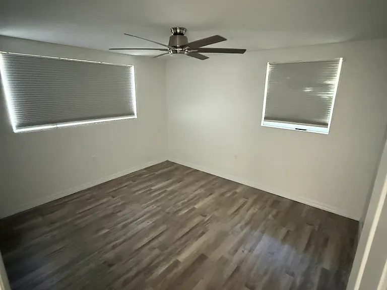 10118 Holly Dr — Photo 2