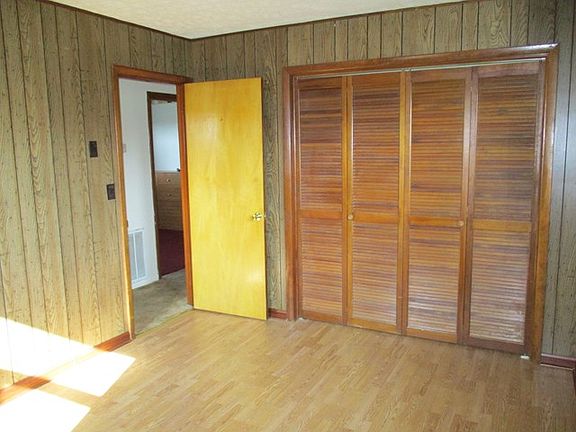 5th image of 232 Green Hill Cir