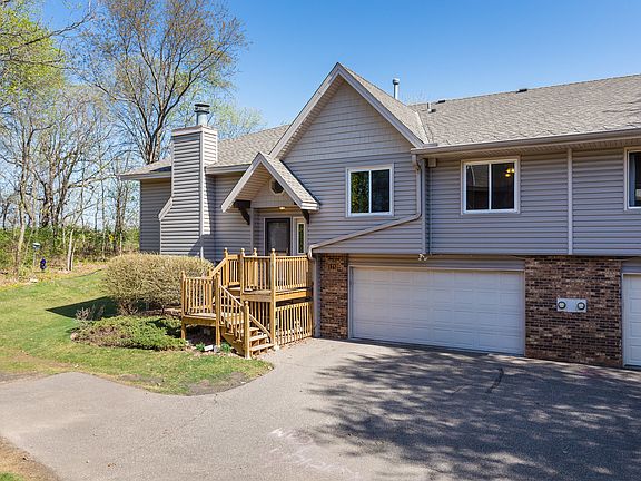 Great end unit townhome! 