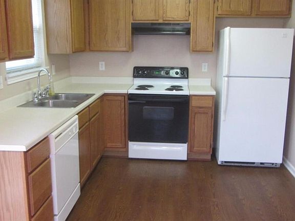 4th image of 20 Marlou Dr APT 3