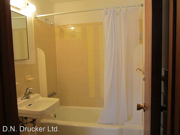 5th image of 138 Polk St APT 5