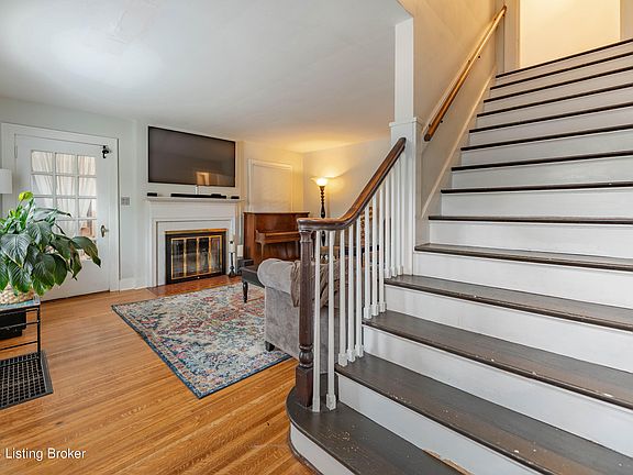 4th image of 2706 Hikes Ln