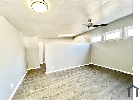 4th image of 1041 W 10th St