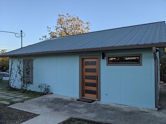 2nd image of 1717 Rosewood Ave