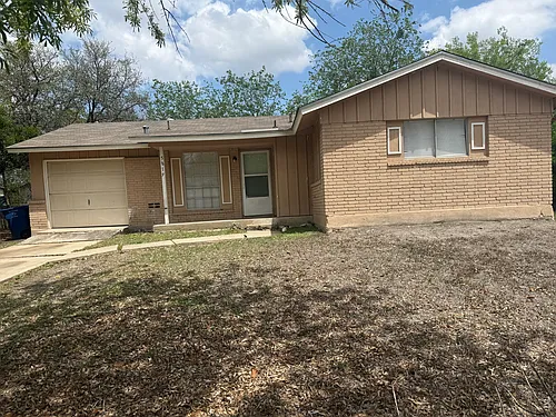 5819 Woodhill Photo 1