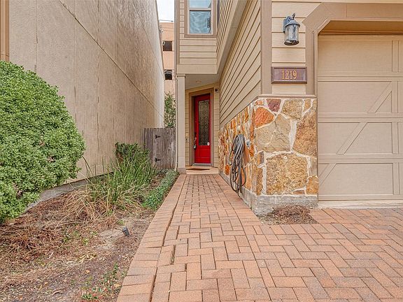 3rd image of 1219 Creekside Acres Court