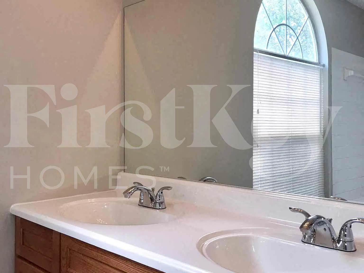 3 bed, 2.0 bath, 1420 sqft, $2,395 — Photo 4