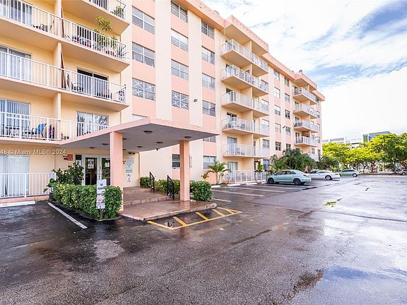 4th image of 16465 NE 22nd Ave APT 317