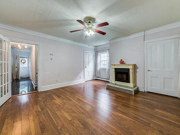3rd image of 2207 Sarah St
