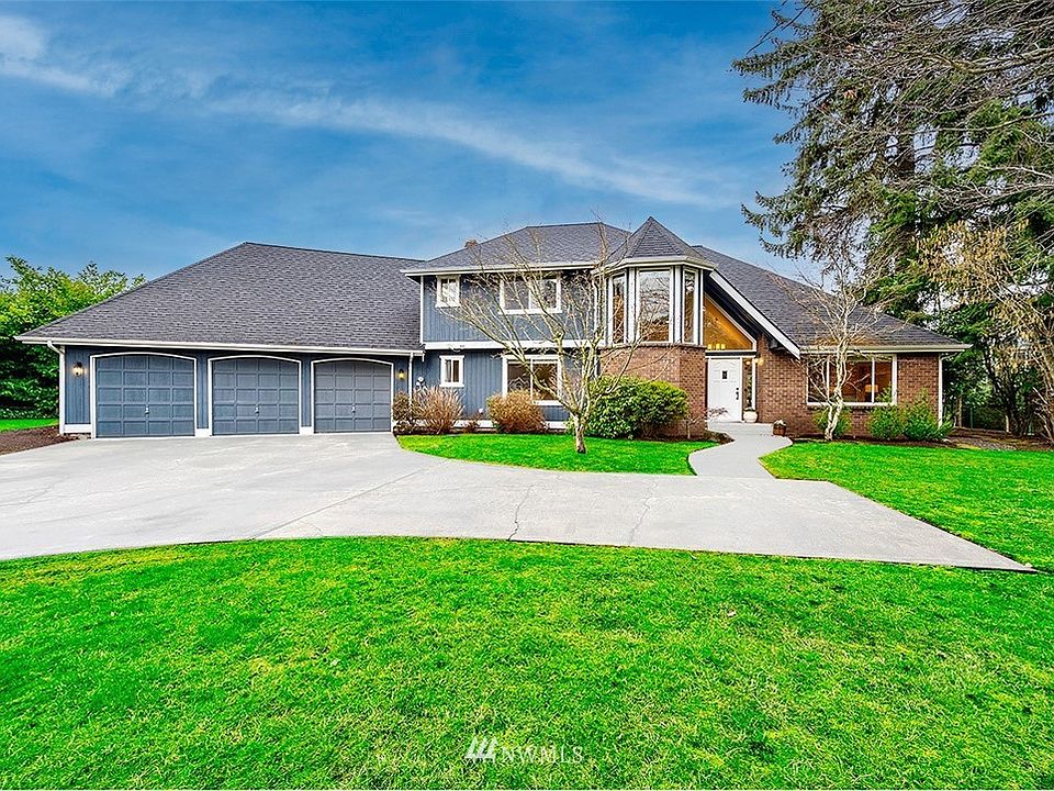 Gorgeous Home In A Desirable Redmond Location! The Lot Size And Backyard Privacy Are A Rare Commodity On Education Hill!