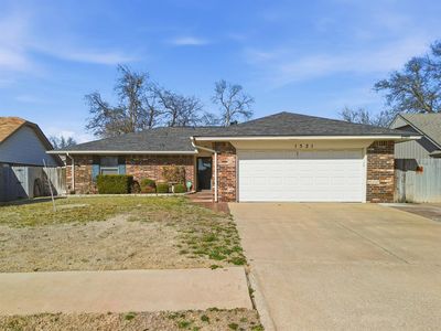 1521 NE 1st St, Moore, OK, 73160