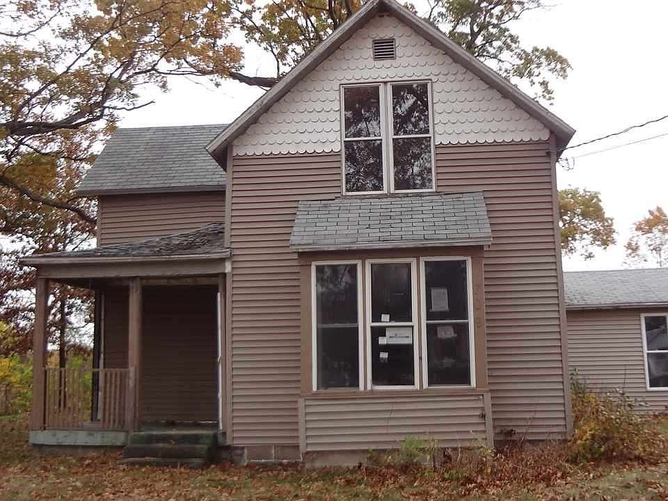 1st image of 709 E Washington St