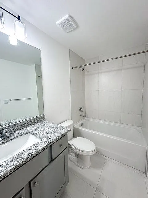 3 bed, 1215 sqft, $1,950 — Photo 4