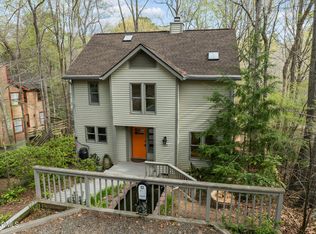 132 Creekview Cir, Carrboro, NC 27510