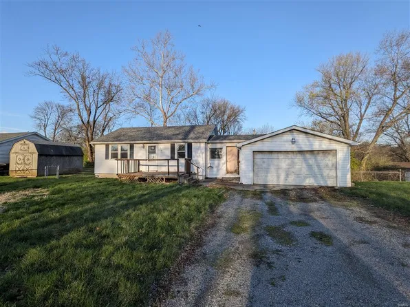 1230 Walnut Dr, Cottage Hills, IL 62018