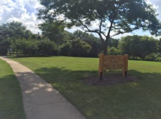 1681 Washington Ct, Geneva, IL 60134