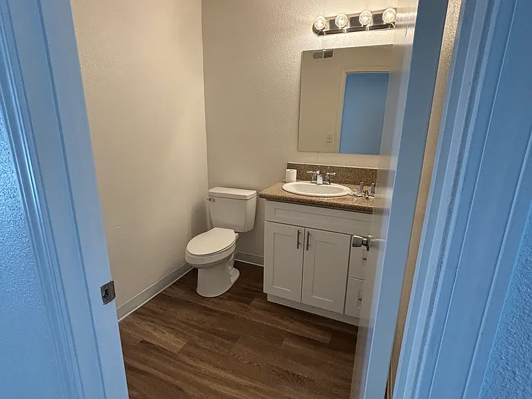 1335 Hobart Dr — Photo 6