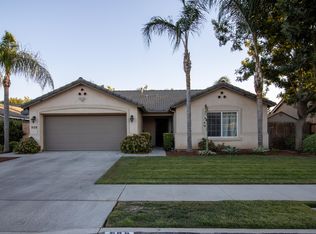 929 W Elkhorn Ct, Visalia, CA 93277