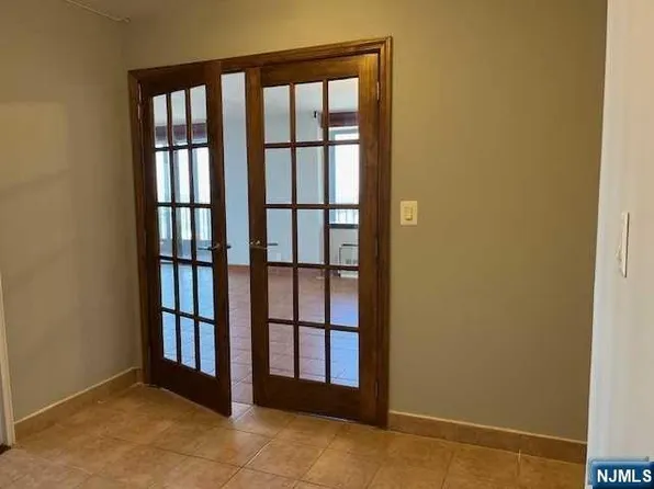 300 Winston Dr APT 2222, Cliffside Park, NJ 07010