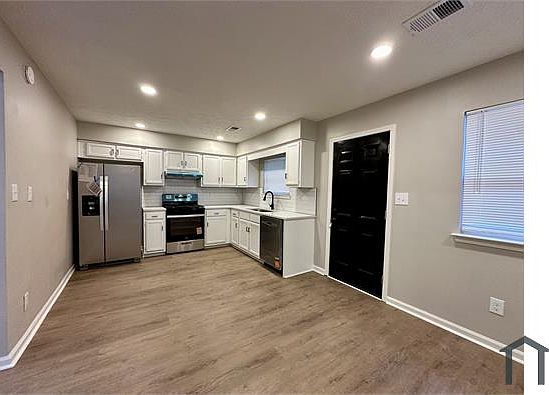 5th image of 343 Martin Dr