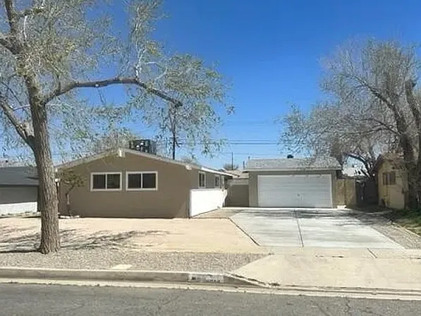 38714 Lilacview Ave