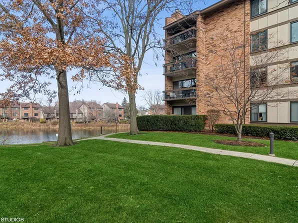 101 Lake Hinsdale Dr APT 212, Willowbrook, IL 60527