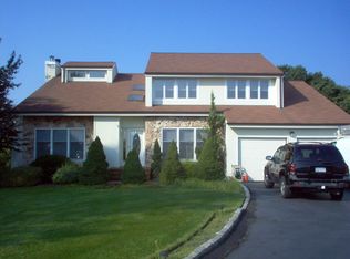 117 Southfield Rd, Baiting Hollow, NY 11933