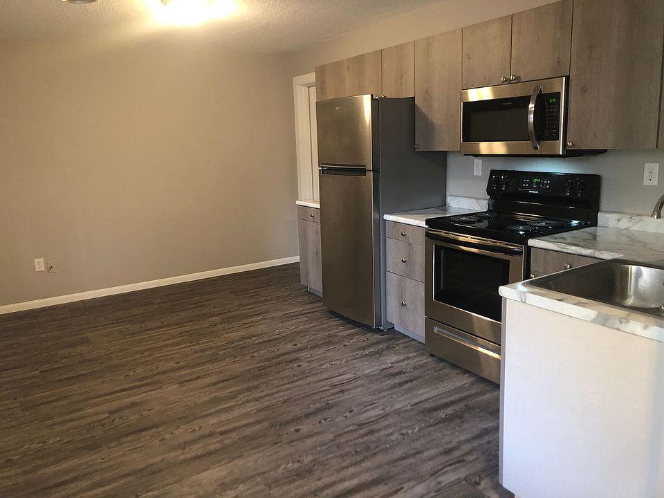 2nd image of 504-512 14th St SE #512-9