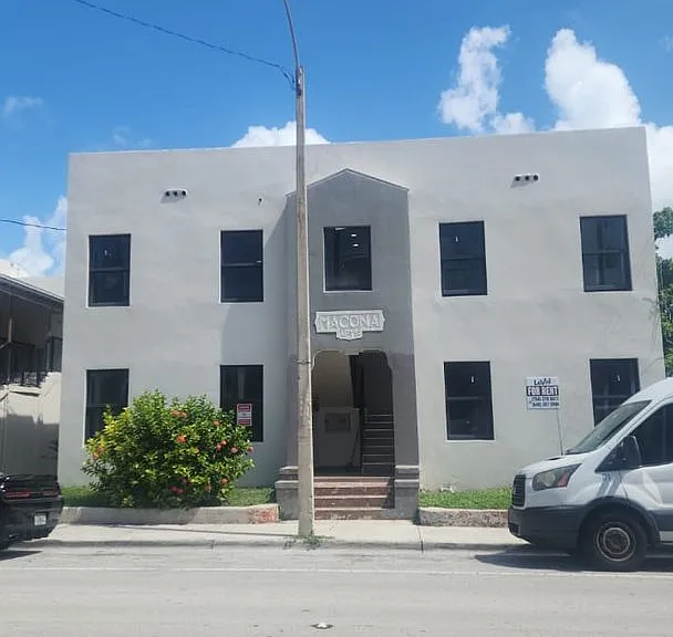 539 - Store — Photo 2