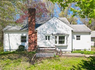 5653 Wayland Rd, Ravenna, OH 44266