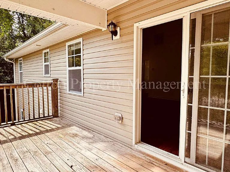 5138 Greenville Loop Rd #D — Photo 31