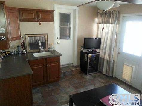 5th image of 13335 Sproule Ave