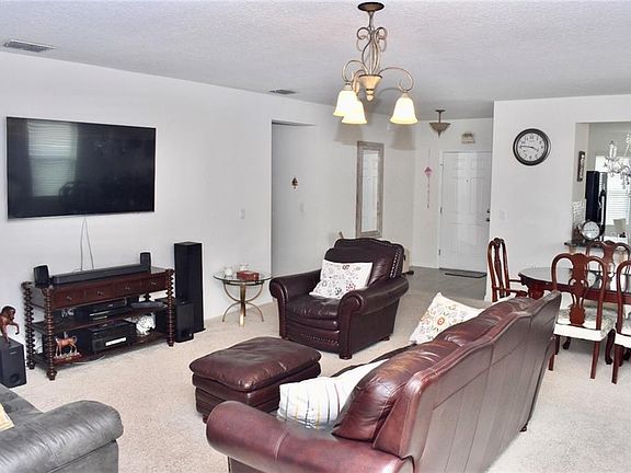 5th image of 142 Tracy Cir