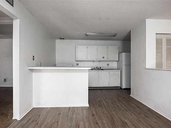 4th image of 1700 SW 16th Ct APT K22