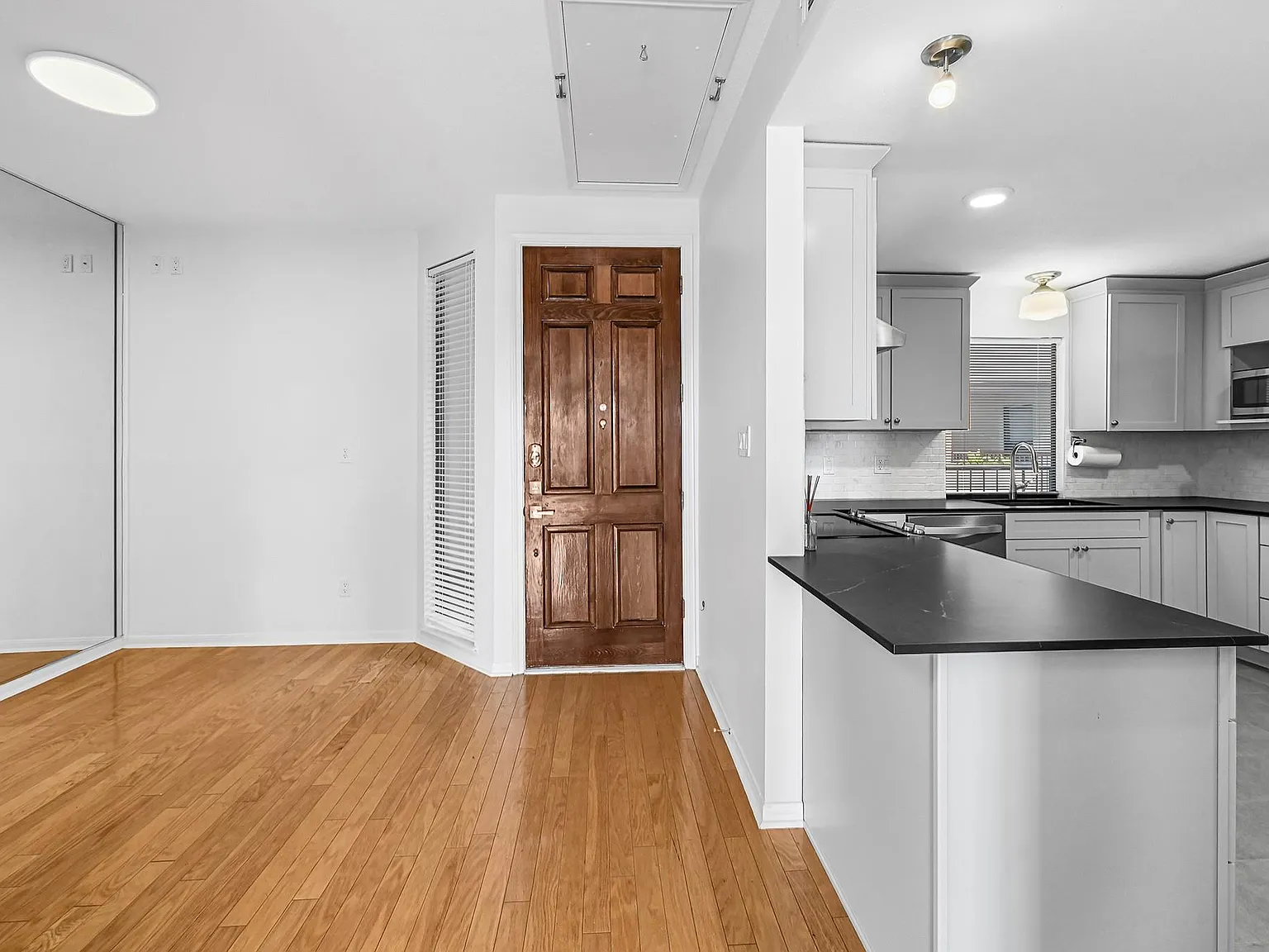 Studio, 2.0 bath, 1263 sqft, $2,300 — Photo 4