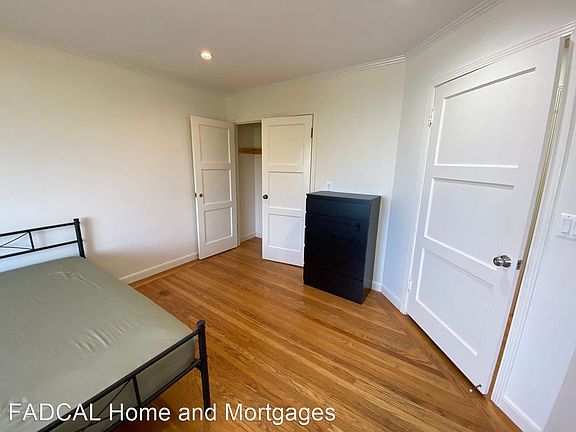 4th image of 1347 41st Ave Room B